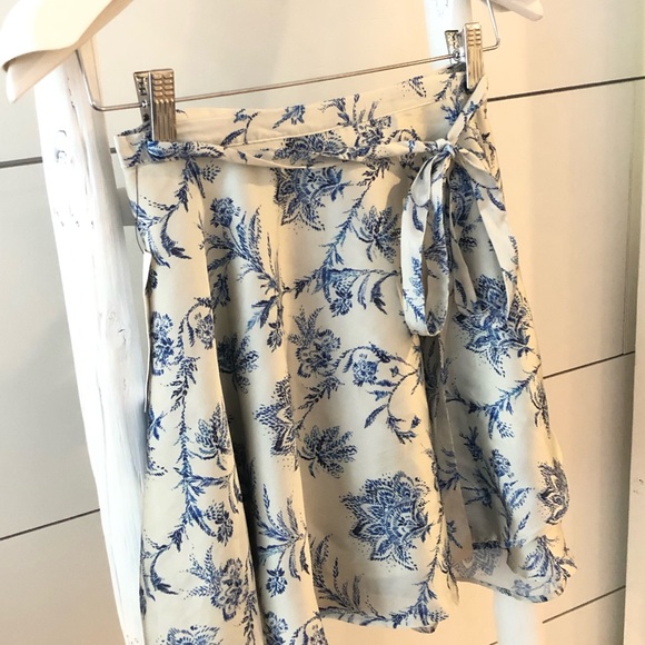 NWT Urban Outfitters Wrap Skater Skirt - Picture 2 of 5